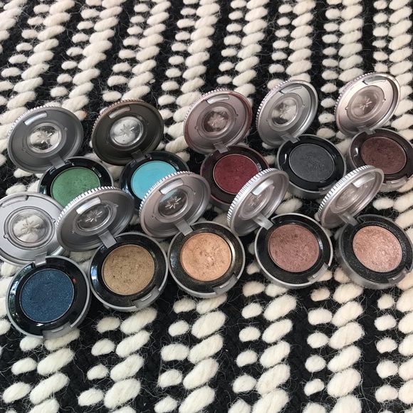 Urban Decay Other - 10 Almost New Urban Decay Eyeshadows!
